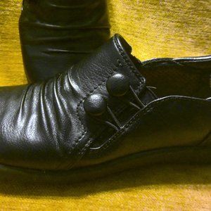 Bare Traps Women's Shoe-Black